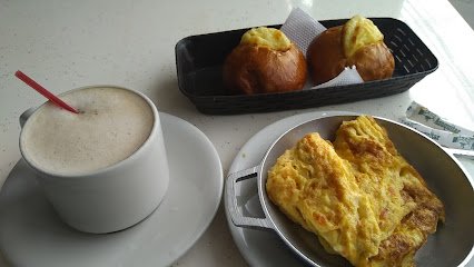 Panadería, Pastelería La Dorada, Tunal