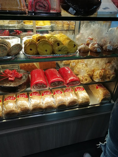 Foto de Panaderia Pasteleria Leal